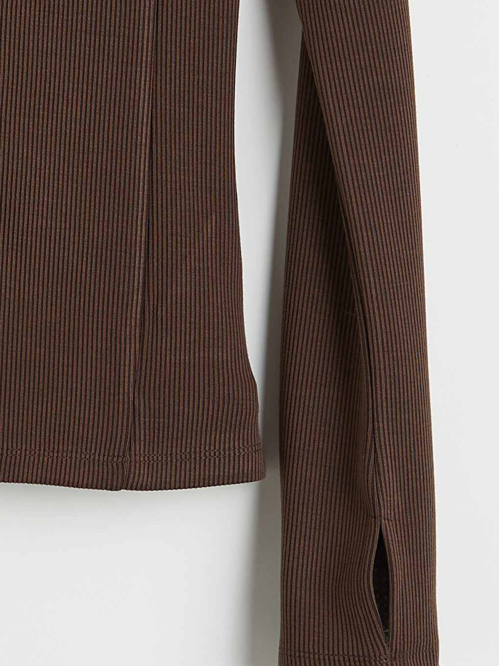 Kahverengi Kapüşonlu Parmak Geçmeli Soft Touch Kadın Fermuarlı Sweatshirt-2