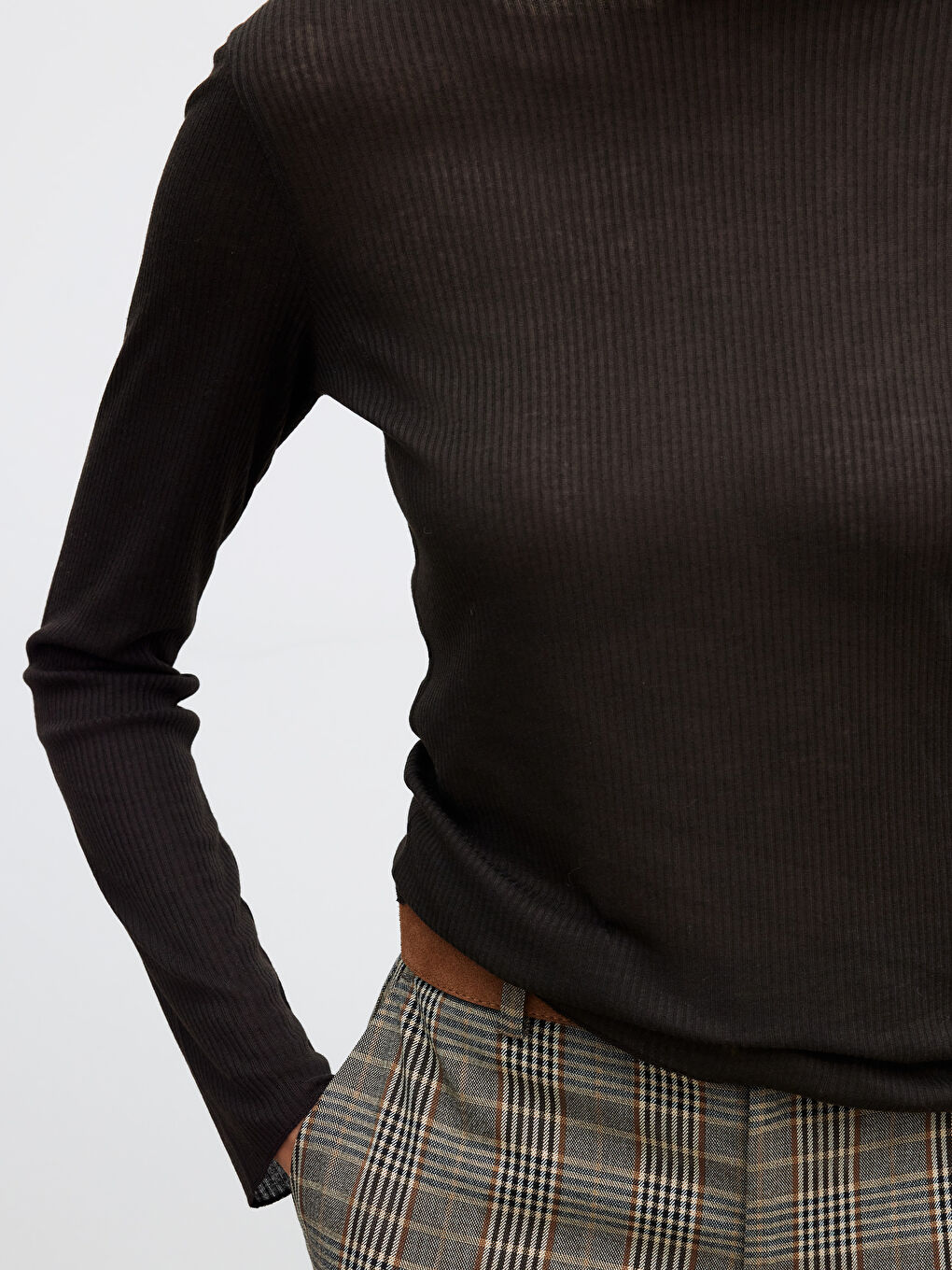 Kahverengi Fitilli Kayık Yaka Uzun Kollu Kadın Tişört-2