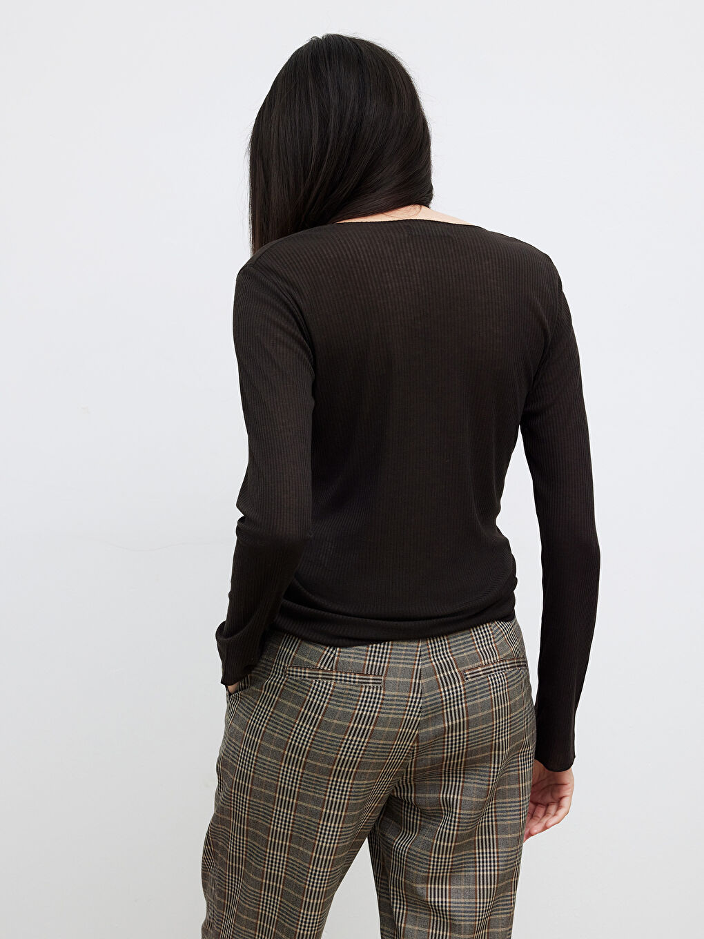 Kahverengi Fitilli Kayık Yaka Uzun Kollu Kadın Tişört-3