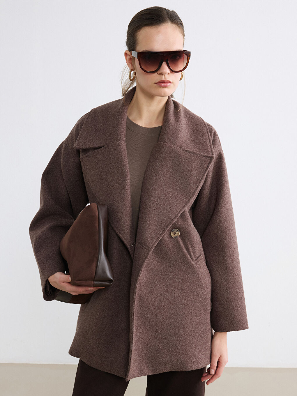 Kahverengi Kruvaze Yaka Kadın Kaşe Kaban