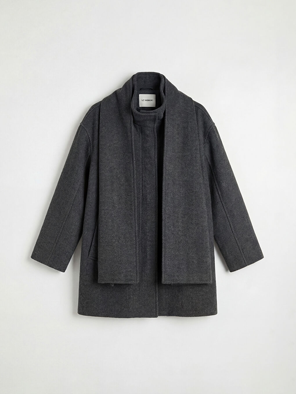 Siyah Atkılı Dik Yaka Kadın Kaşe Kaban