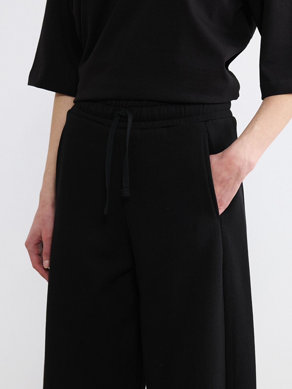 Siyah Beli Lastikli Kadın Kalın Eşofman Altı-2