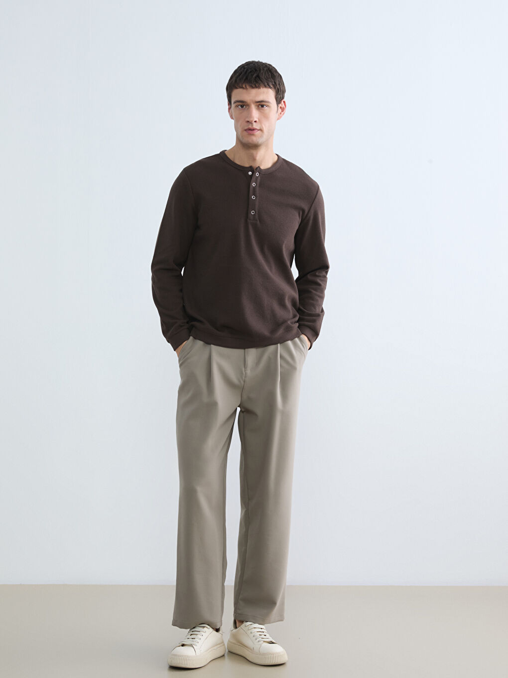 Kahverengi Bisiklet Yaka Erkek Düğmeli Tişört-1