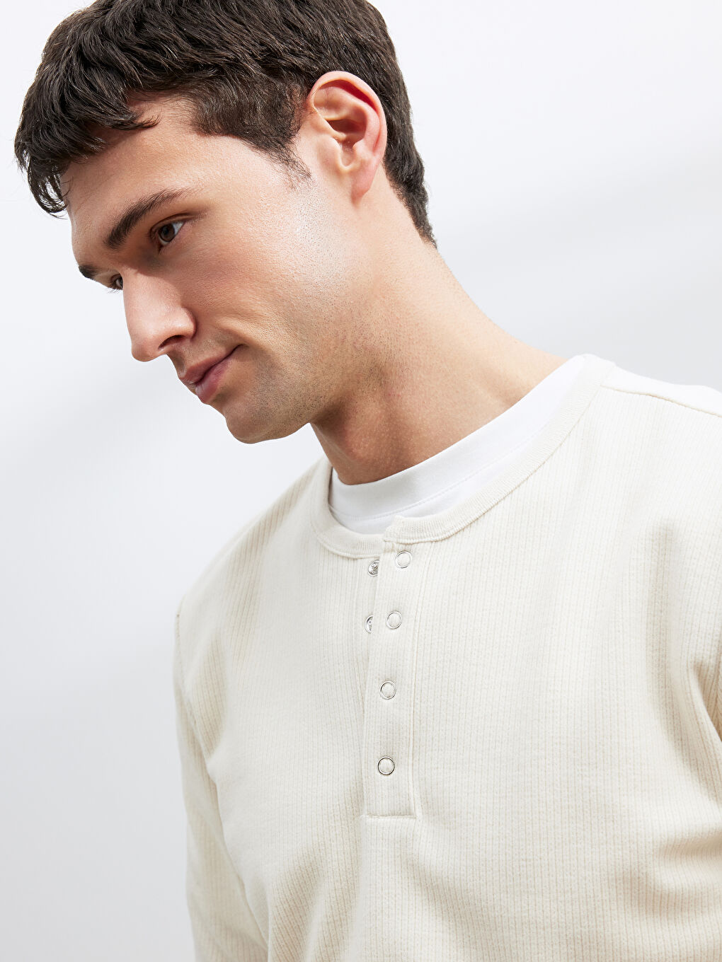 Ekru Bisiklet Yaka Erkek Düğmeli Tişört-2