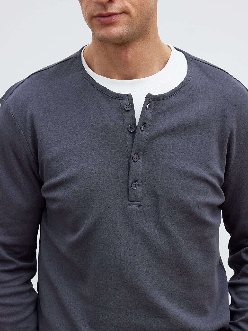 Antrasit Düğmeli Bisiklet Yaka Yaka Uzun Kollu Erkek Tişört-2