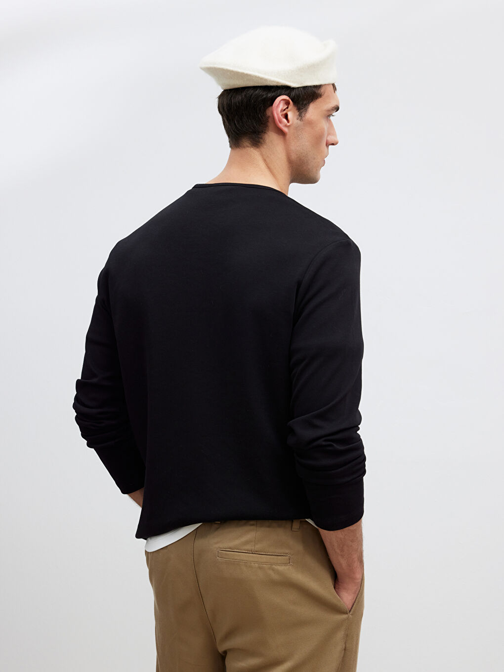 Siyah Düğmeli Bisiklet Yaka Yaka Uzun Kollu Erkek Tişört-3