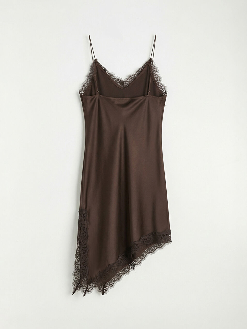 Kahverengi Dantel Detaylı Asimetrik Saten Bluz-2