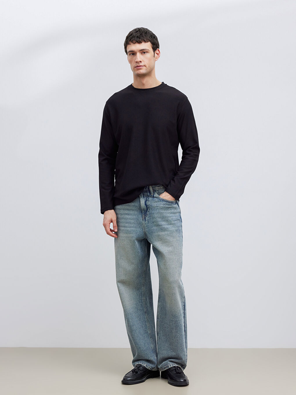 Siyah Bisiklet Yaka Erkek Tişört-1