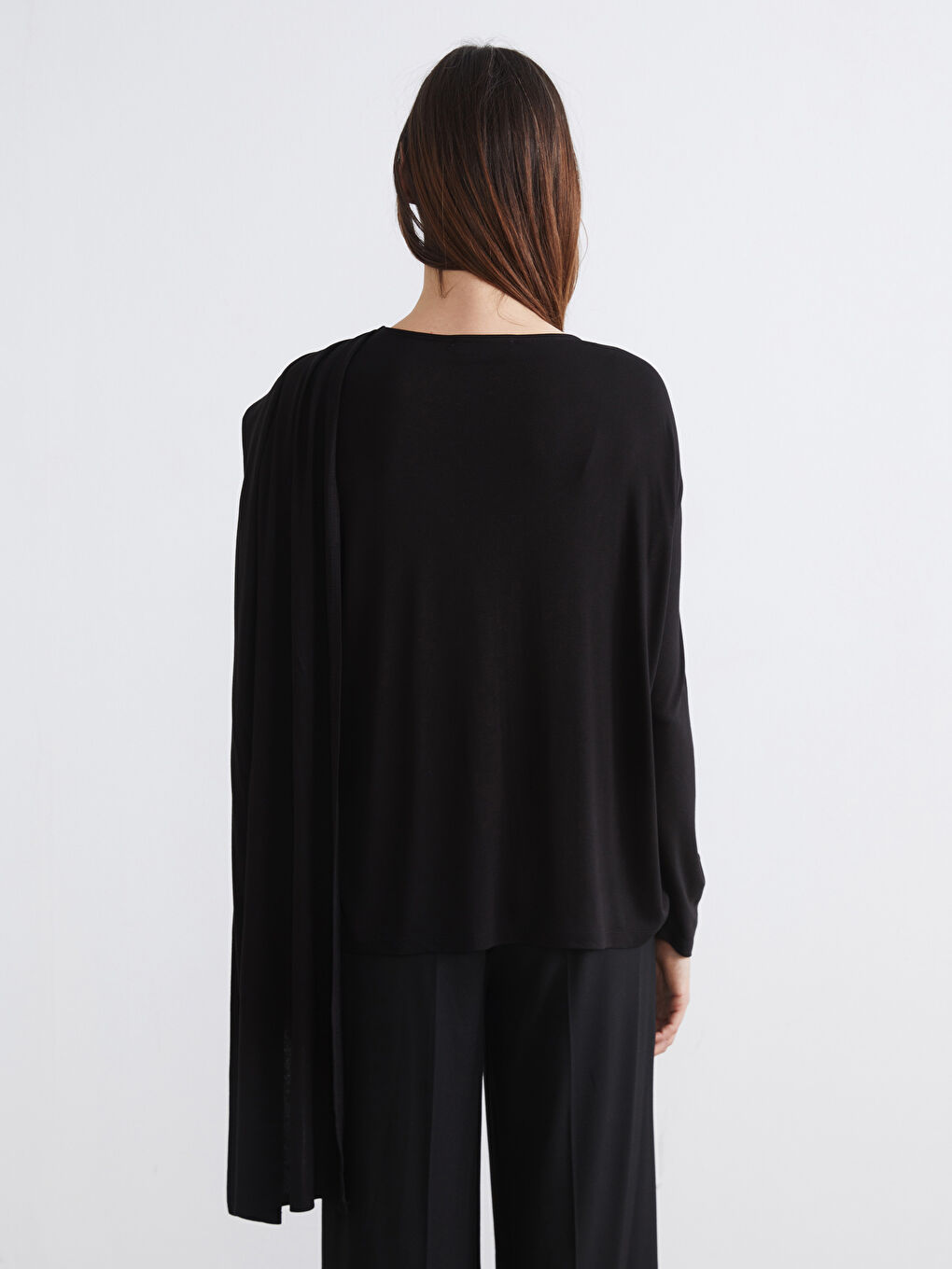 Siyah Şal Yaka Atkı Detaylı Büzgülü Bluz-4