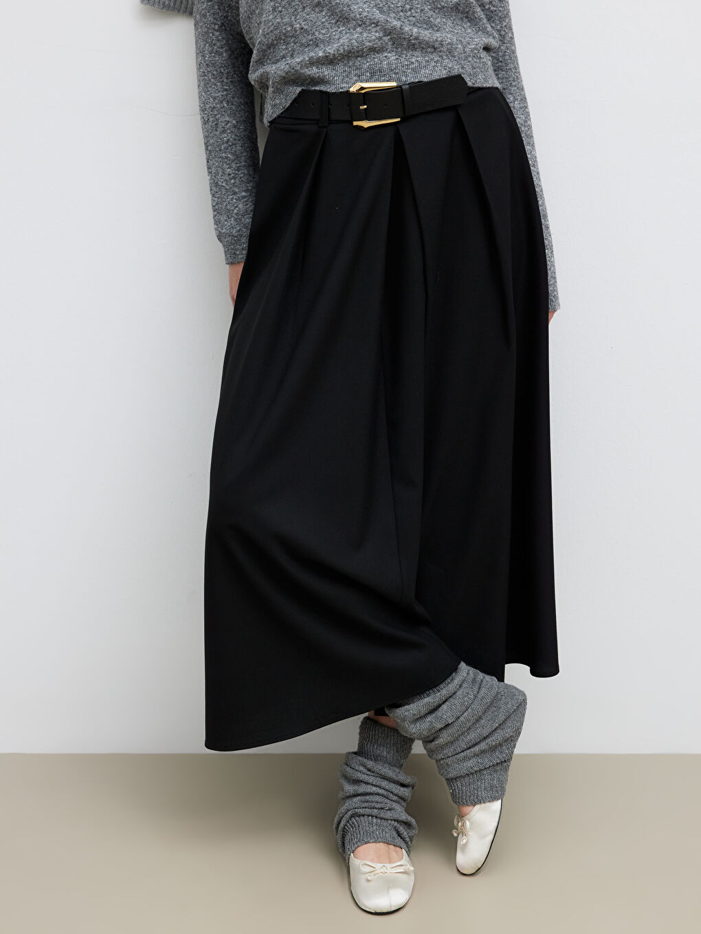 Siyah Beli Kemerli Pileli Etek-1