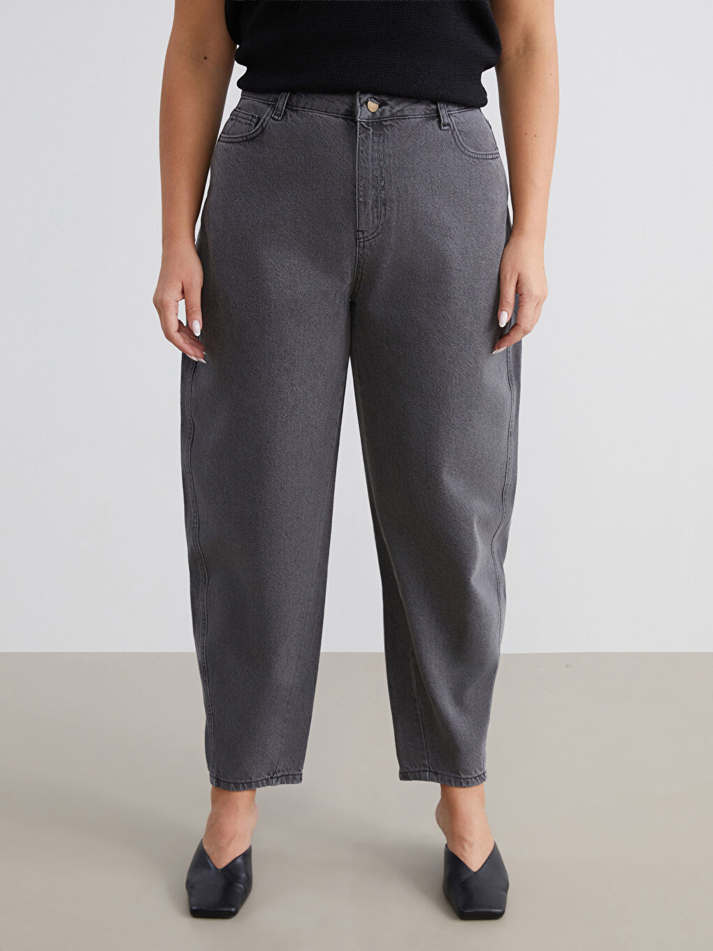 Gri Büyük Beden Mom Fit Kadın Jean Pantolon-1