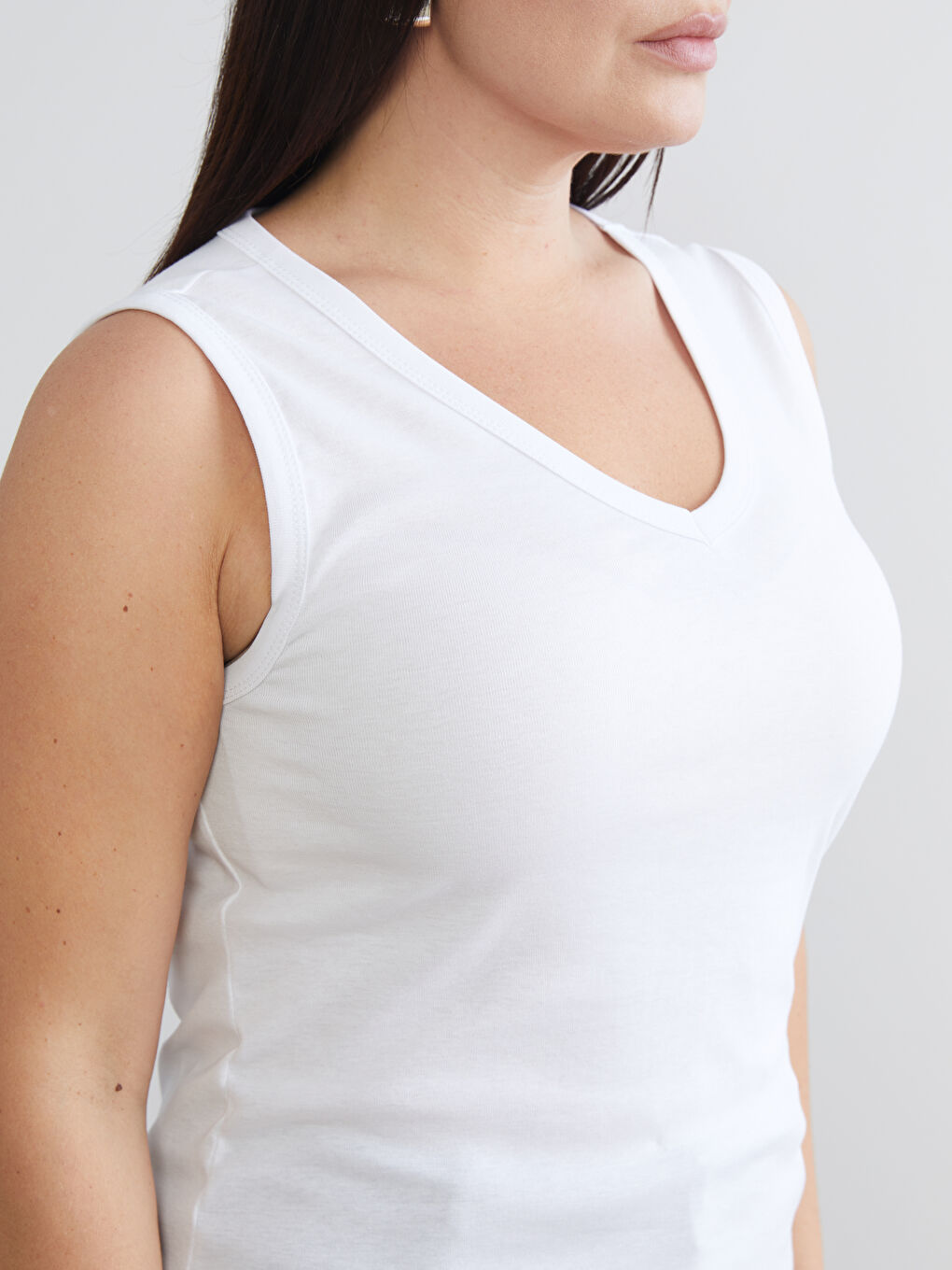 Beyaz Büyük Beden V Yaka Kadın Atlet 2'li-4