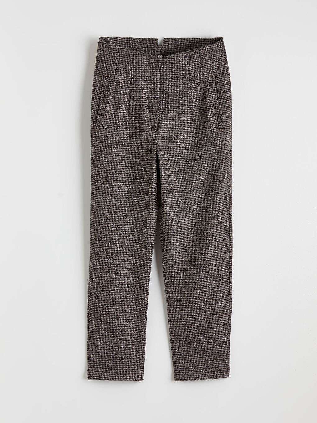 Siyah Dar Fit Ekose Kadın Pileli Kumaş Pantolon