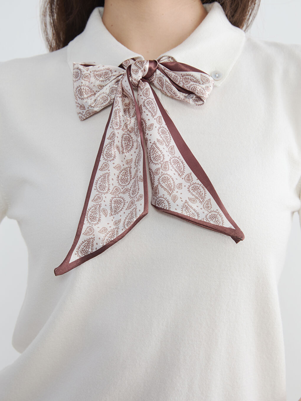 Ekru Polo Yaka Fular Detaylı Kadın Triko Kazak-2