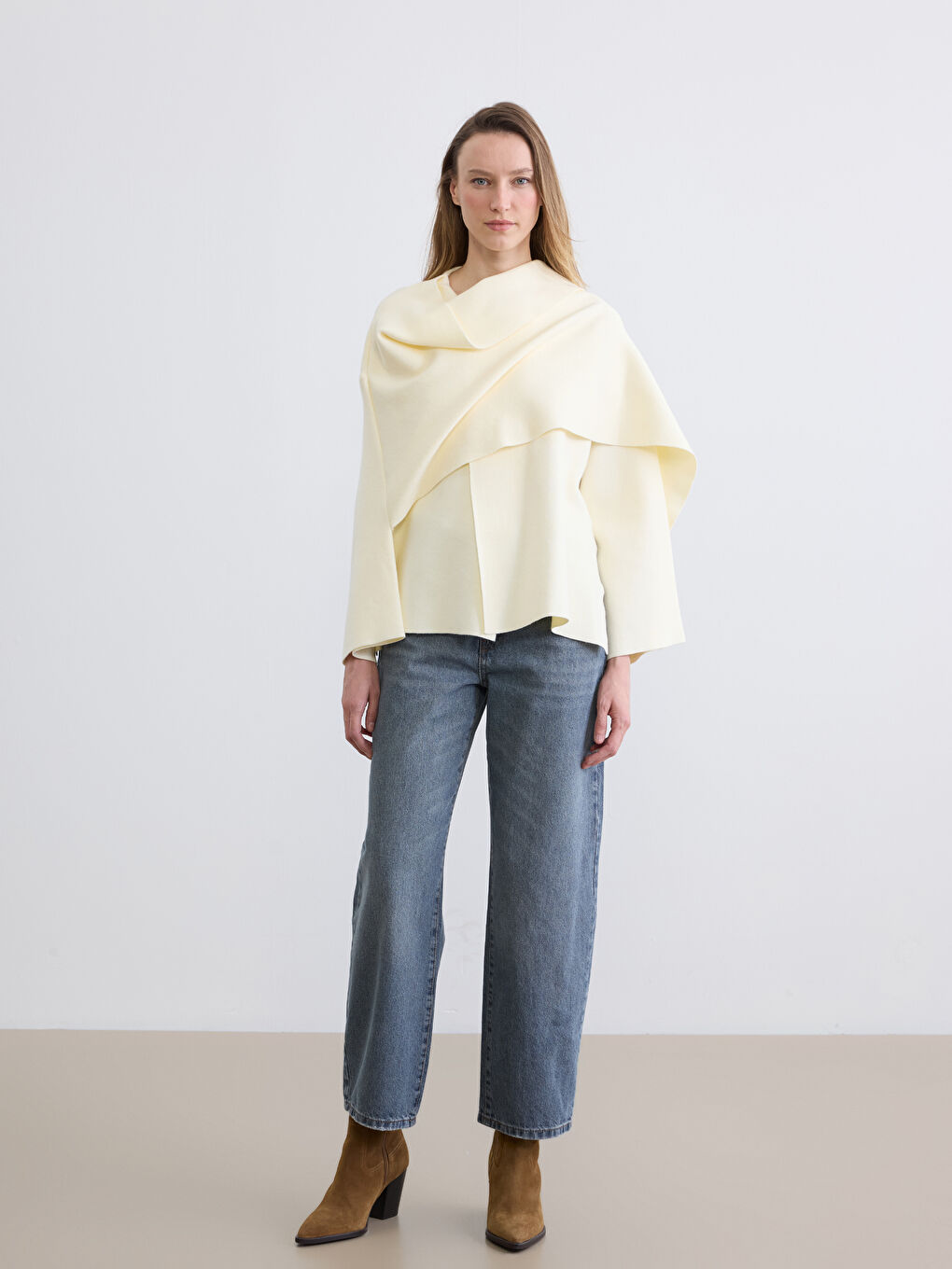 Ekru Bisiklet Yaka Şal Detaylı Kadın Triko Kazak-1