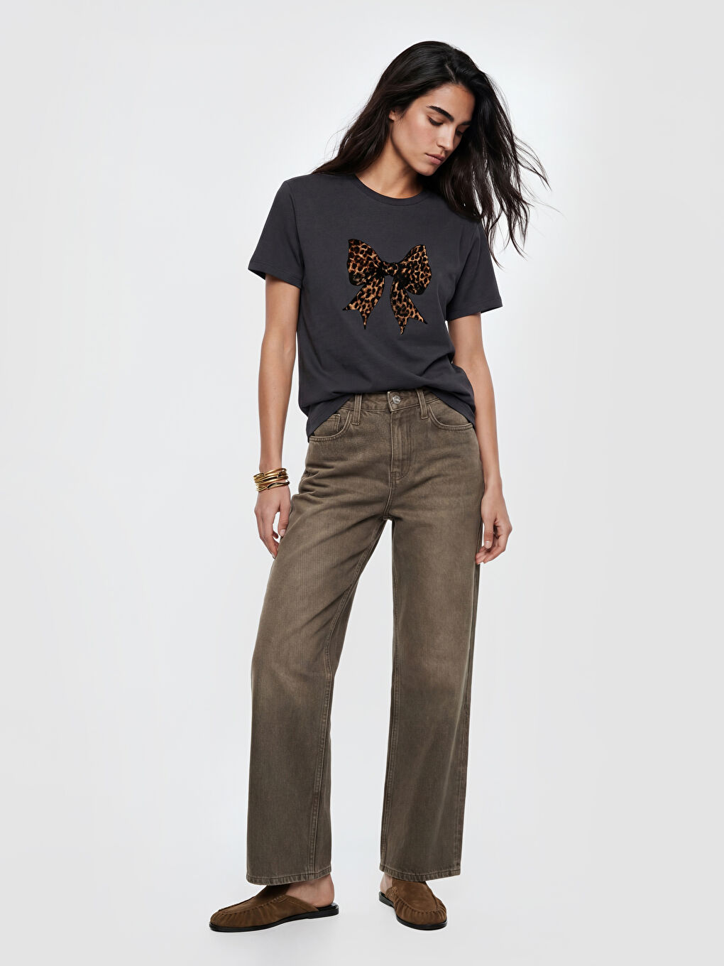 تیشێرتی ژنانه‌ چاپکراوی به‌ قه‌ڵپه‌ و قه‌ڵاوی قڕ-1