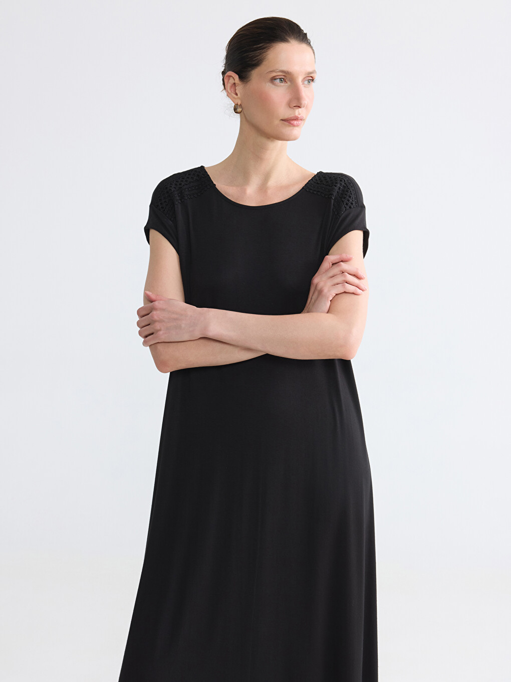 Crew Neck Lace Detailed Dress