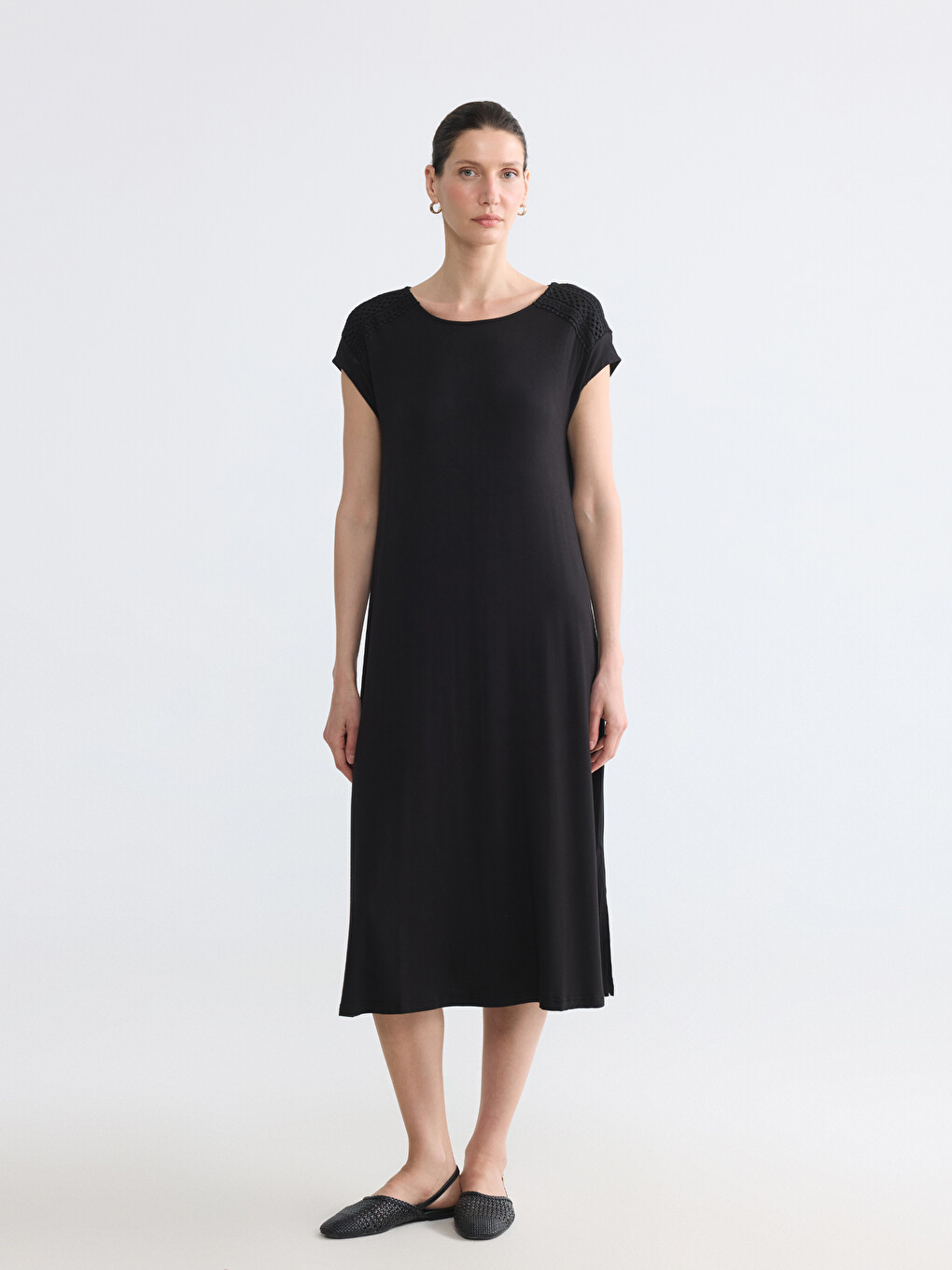 Crew Neck Lace Detailed Dress-1
