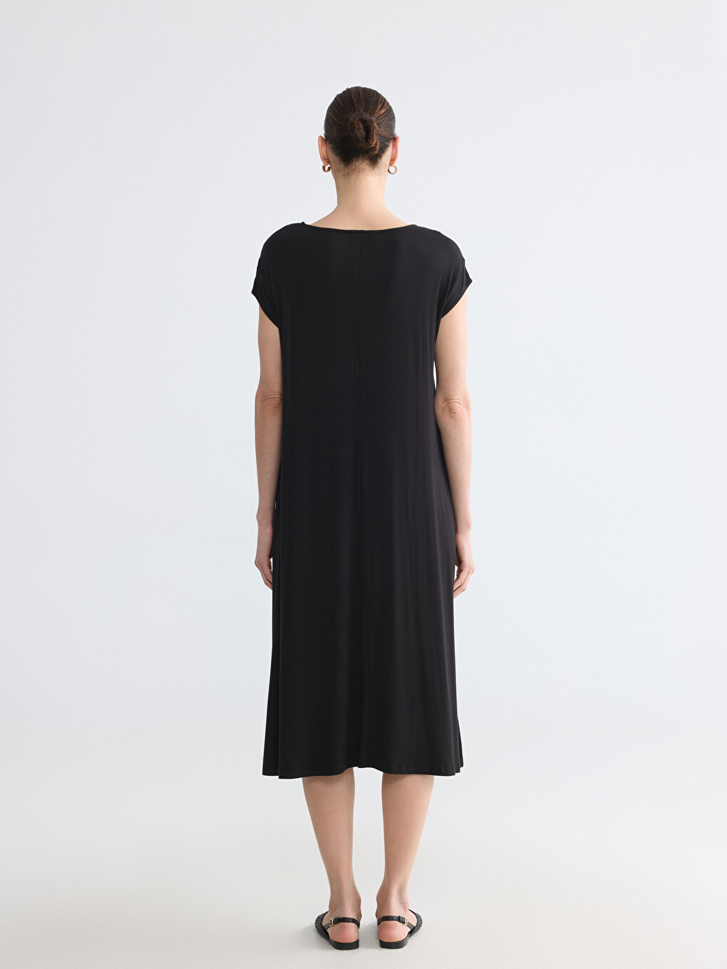Crew Neck Lace Detailed Dress-3