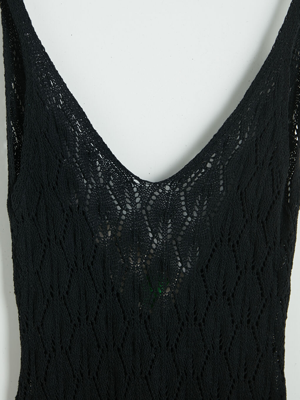 Siyah V Yaka Ajurlu Saçaklı Plaj Elbisesi-2