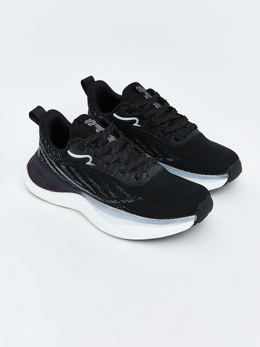 Siyah Fileli Kadın Spor Ayakkabı