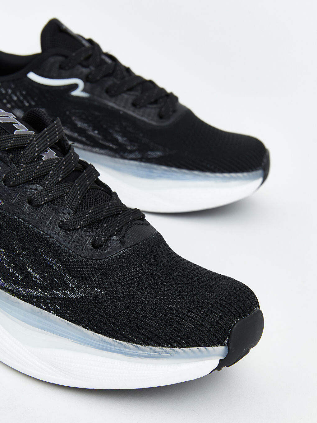 Siyah Fileli Kadın Spor Ayakkabı-2