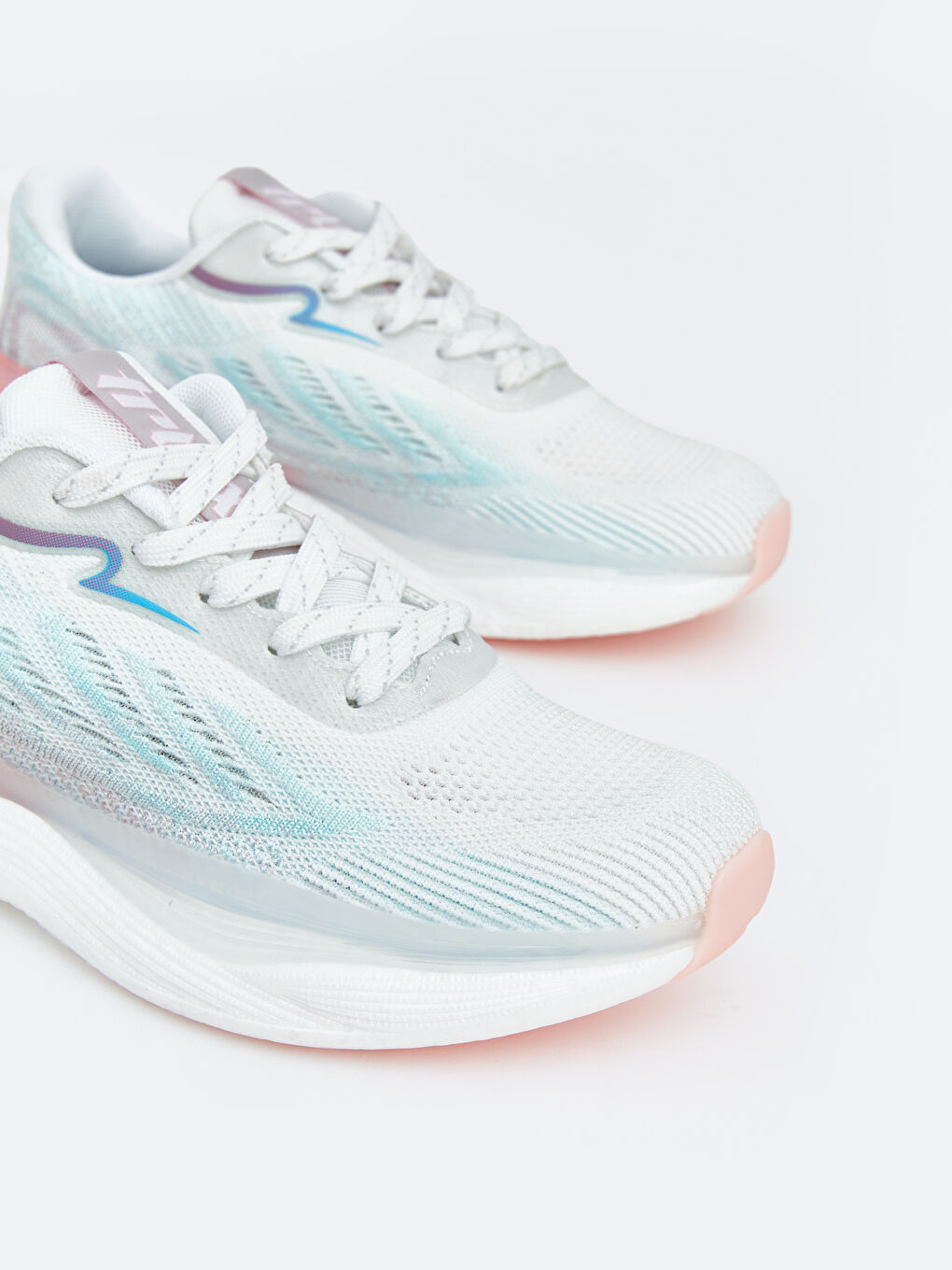 Beyaz Fileli Kadın Spor Ayakkabı-2