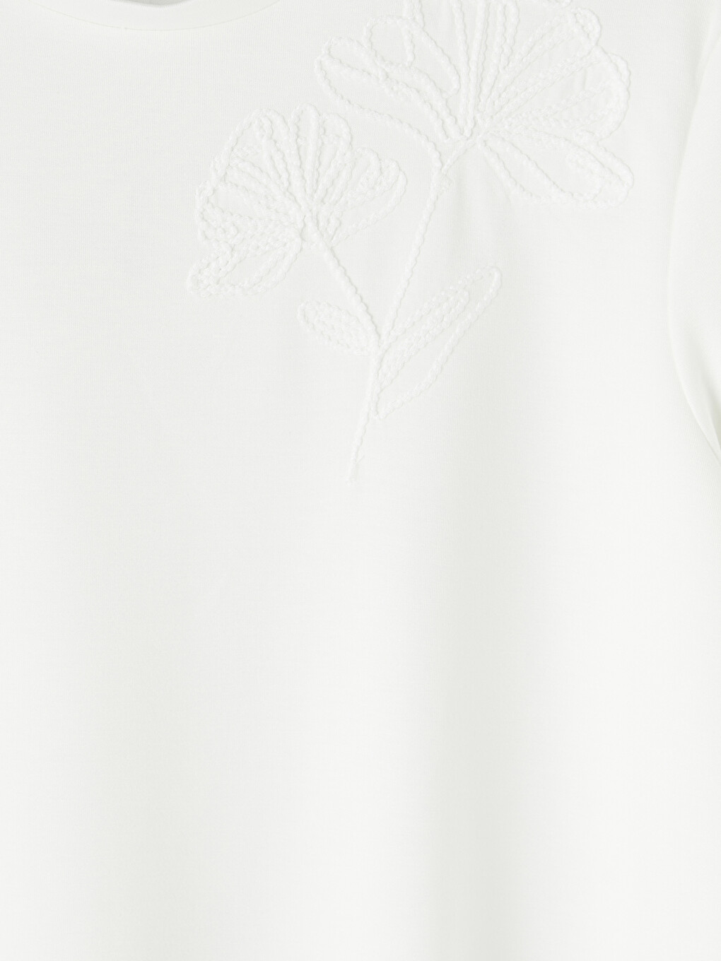 Beyaz Soft Touch Nakışlı Bluz-2