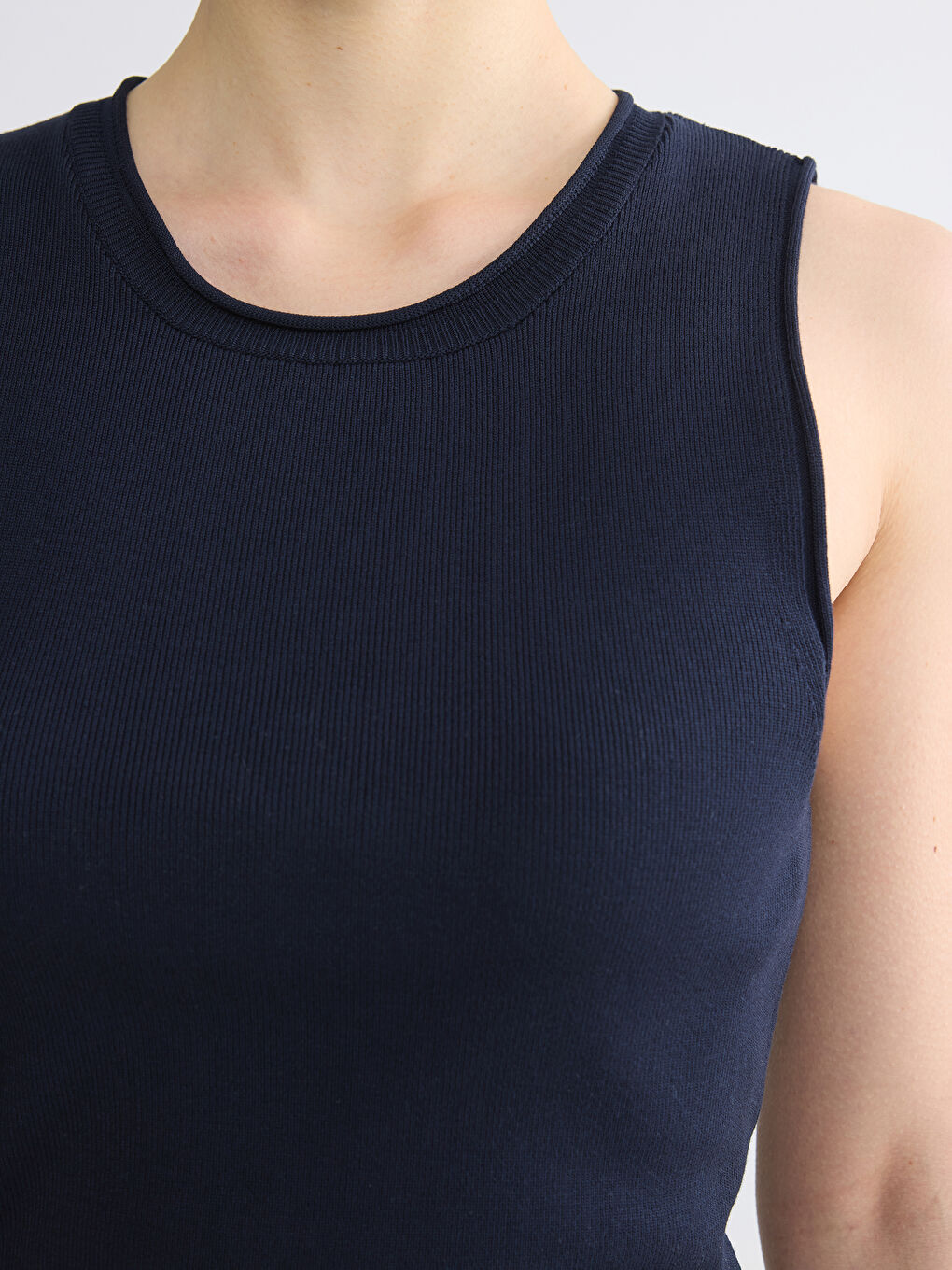 Crew Neck Women's Knitwear Tank Top-2