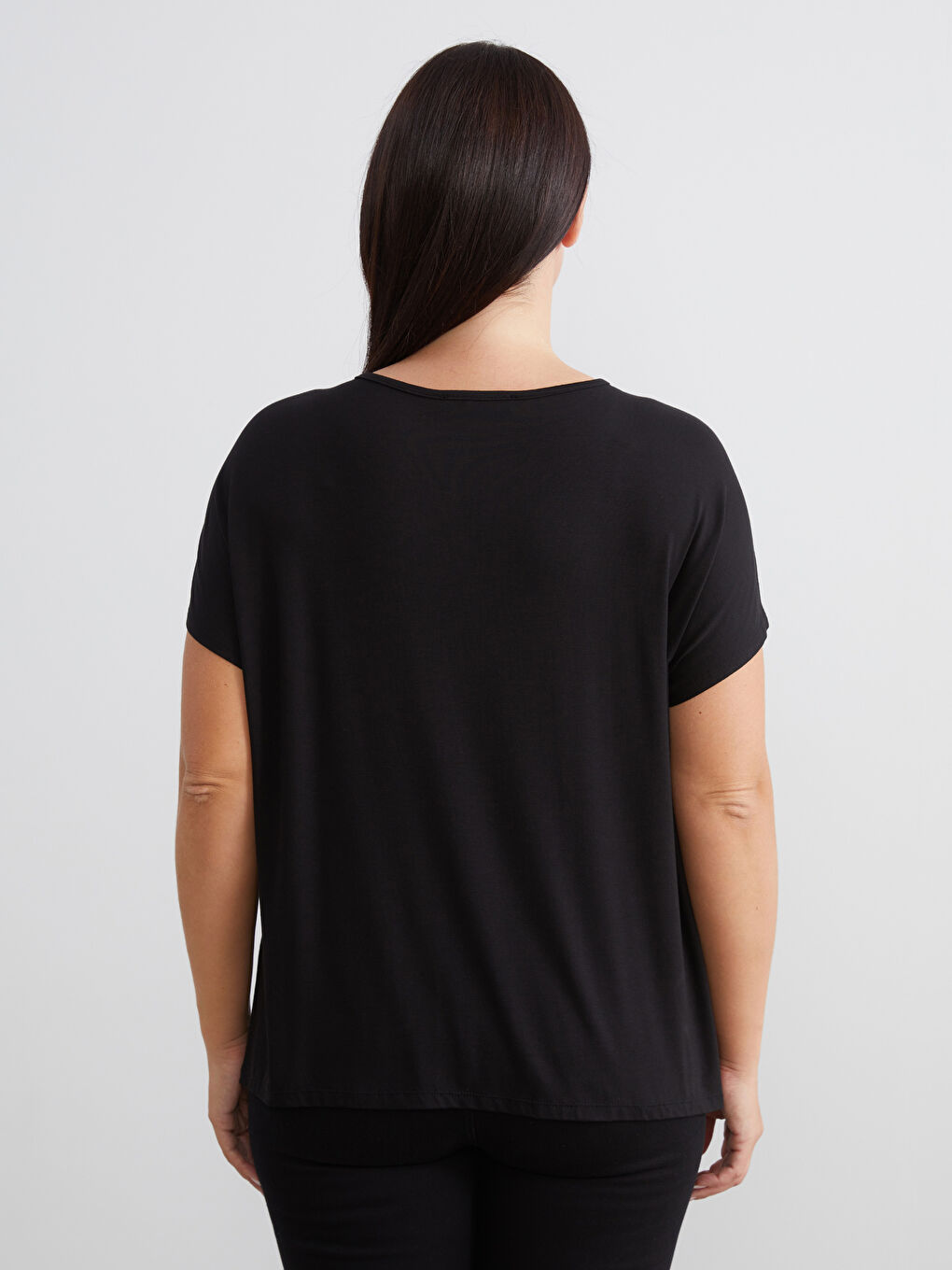 Siyah Büyük Beden Bisiklet Yaka Kadın Tişört-3