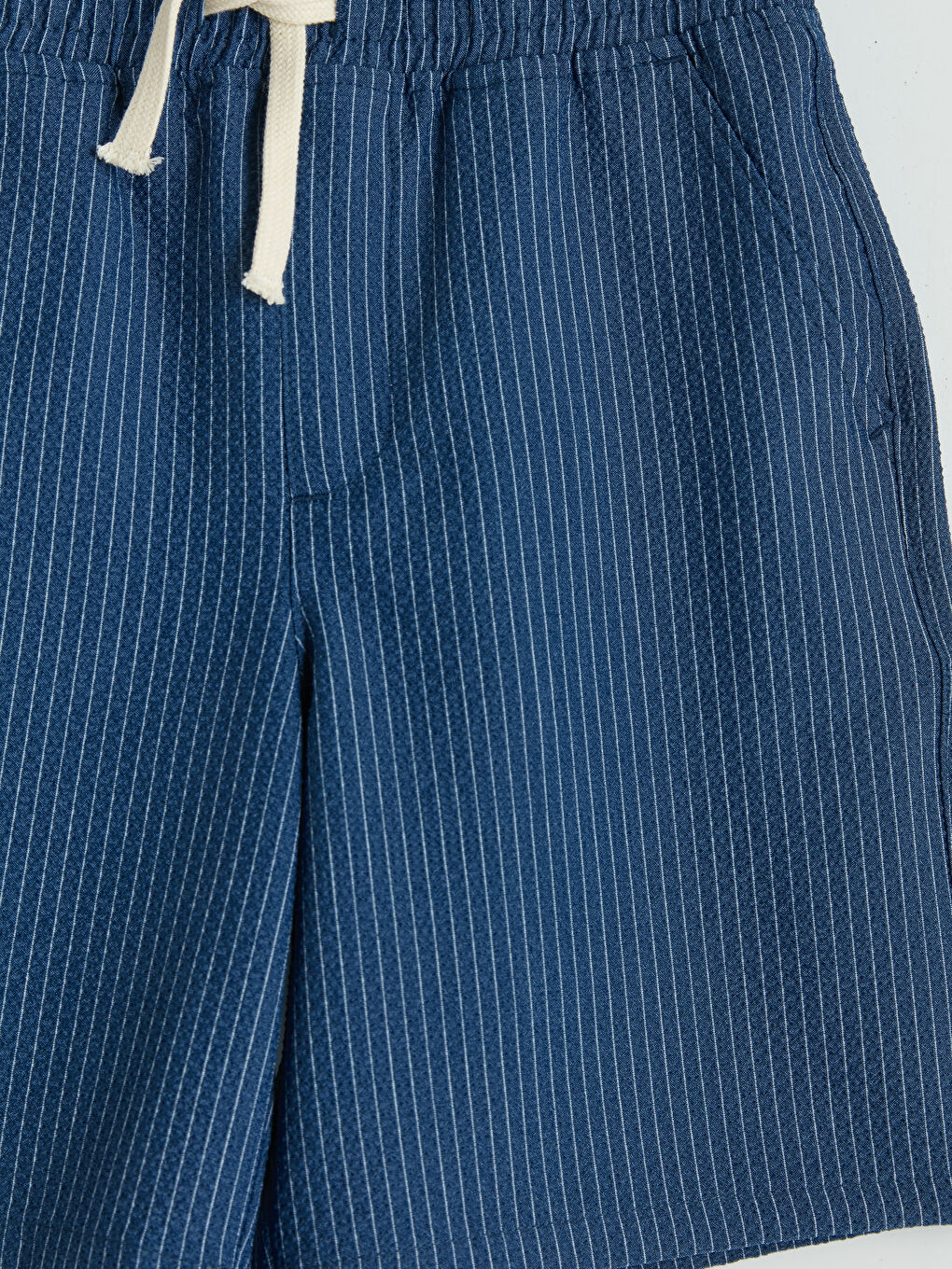 Beyaz Çizgili Erkek Çocuk Şort-2