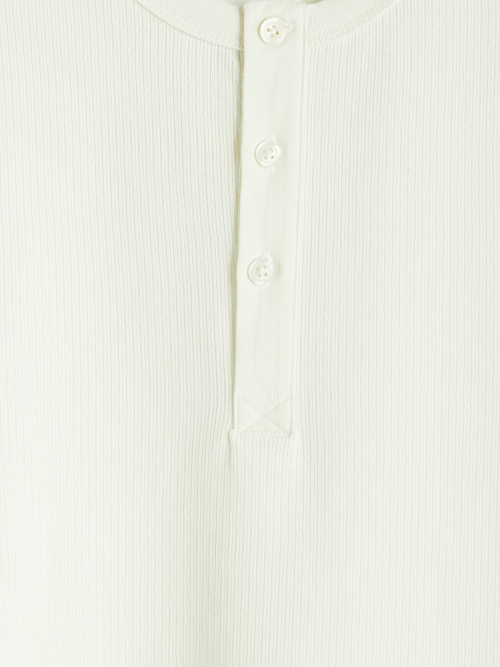 Ekru Henley Yaka Regular Fit Erkek Tişört-1