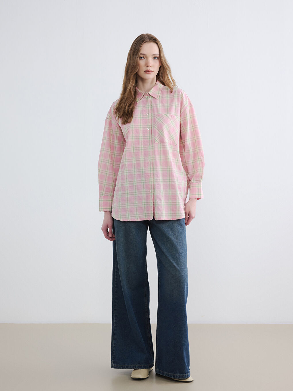 Plaid Oversize Women's Shirt-1