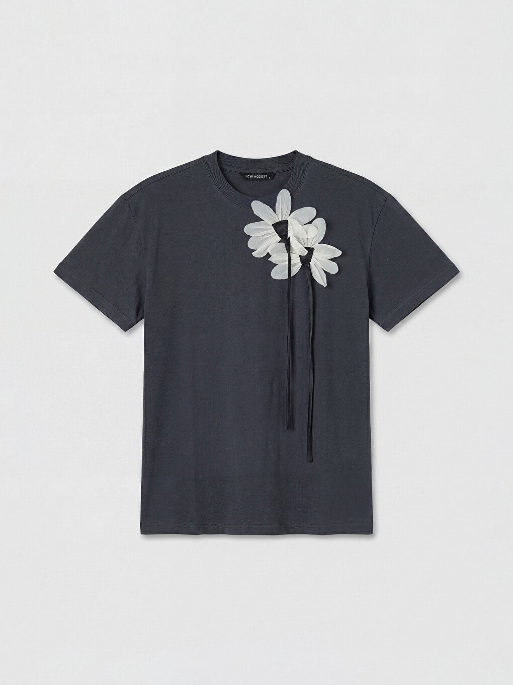 Crew Neck Flower Appliquéd Blouse-4