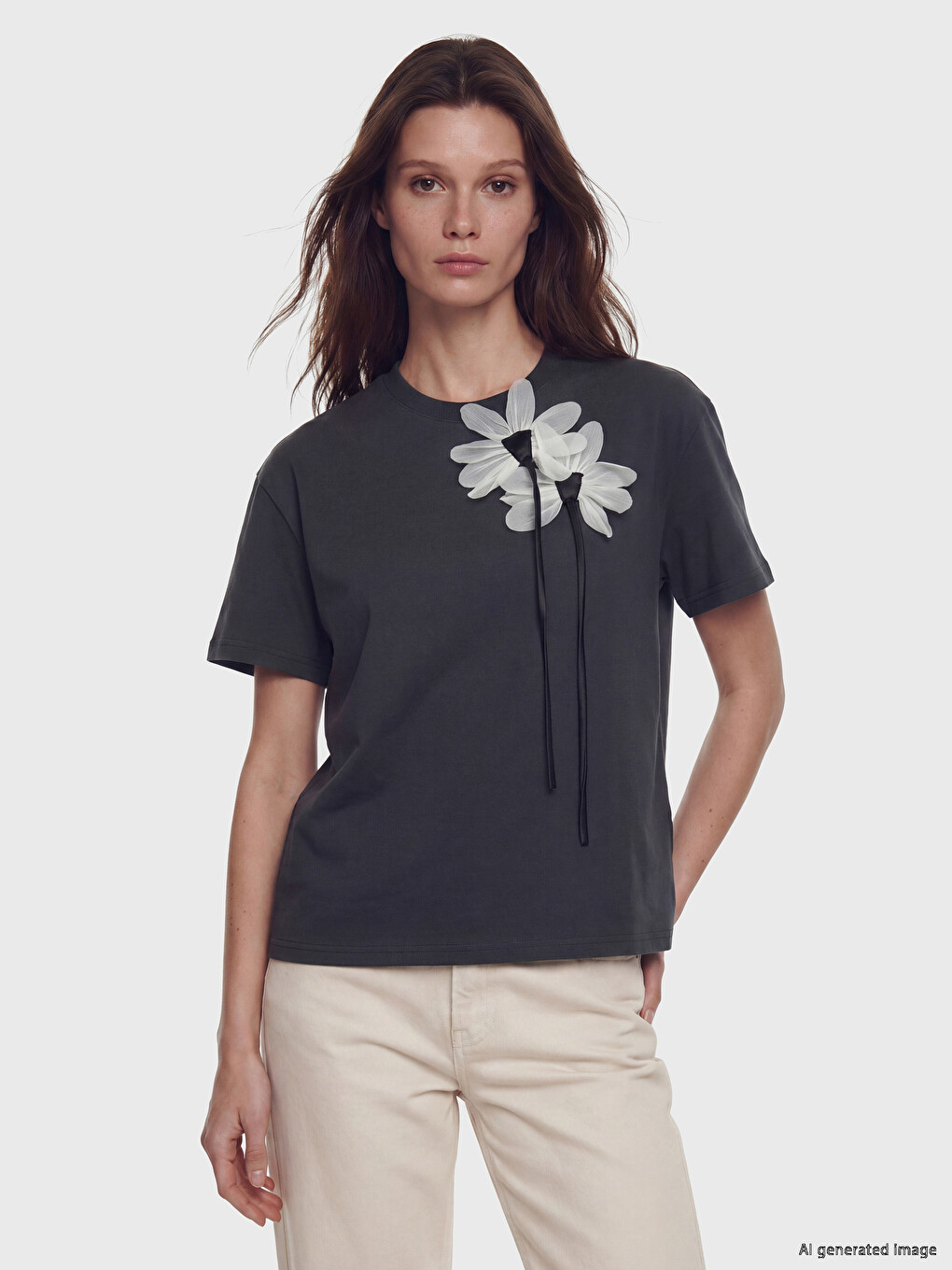 Crew Neck Flower Appliquéd Blouse