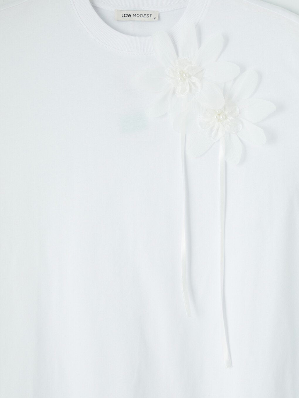 Crew Neck Flower Appliquéd Blouse-6