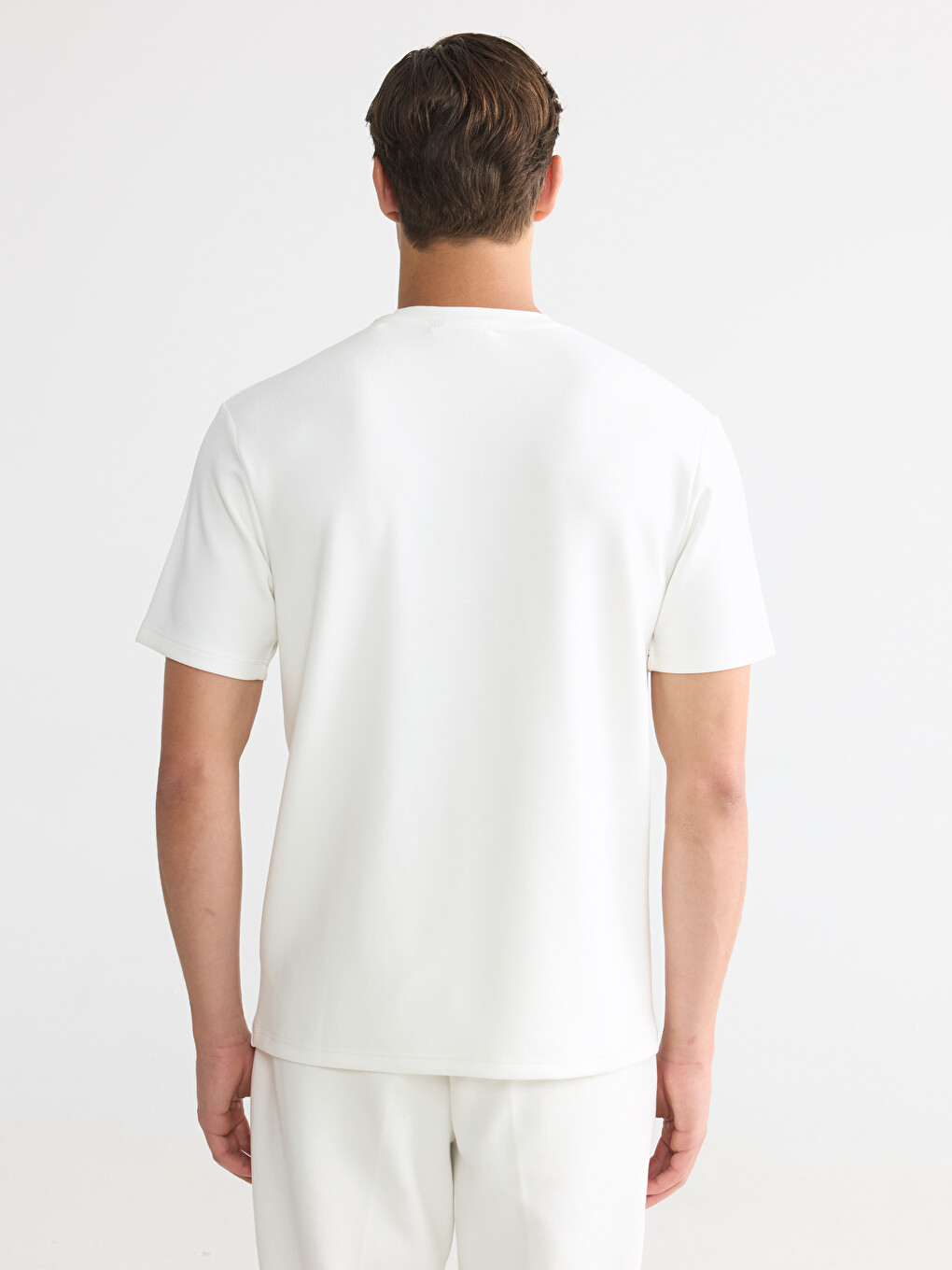 Beyaz Loose Fit Soft Touch Erkek Tişört-3