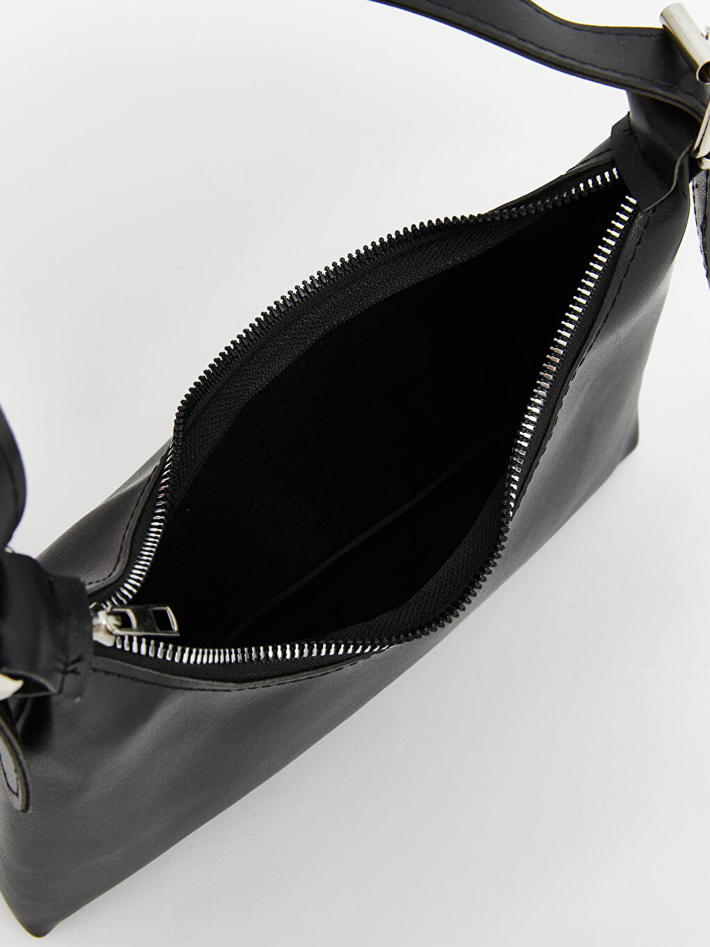 Siyah Deri Görünümlü Kadın Kol Çantası-3