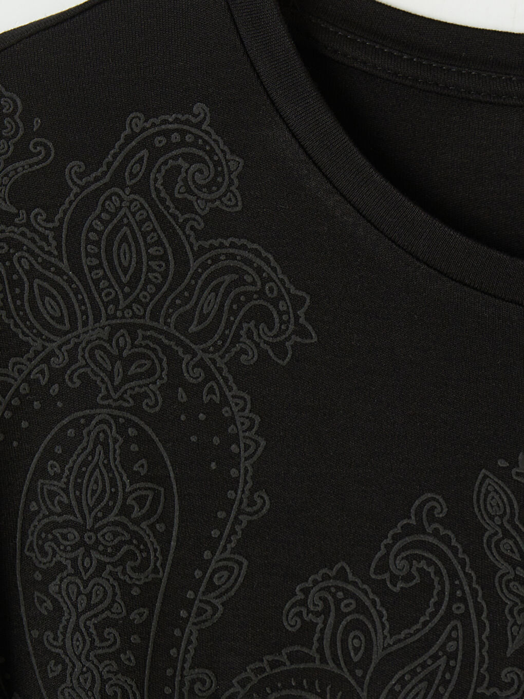 Siyah Bisiklet Yaka Baskılı Kadın Tişört-2