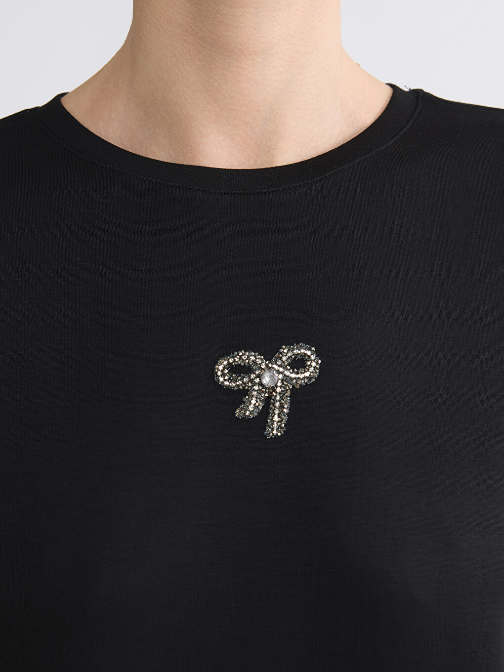 Bow Embellished Soft Touch Women's T-Shirt-2