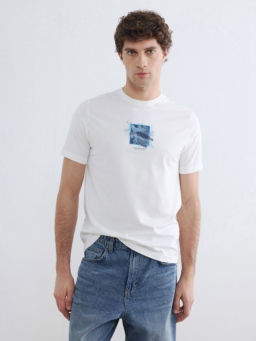 Beyaz Bisiklet Yaka Baskılı Erkek Tişört