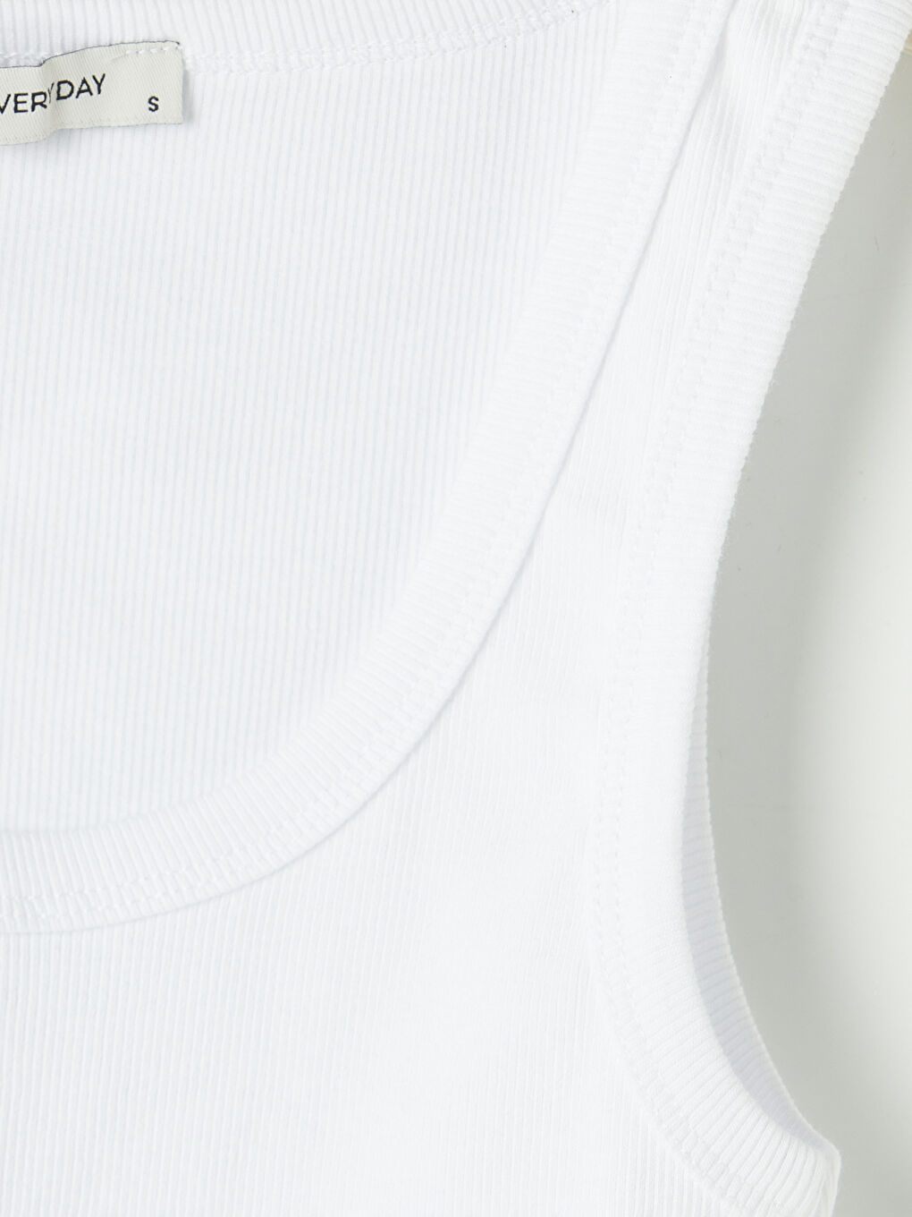 Beyaz U Yaka Kadın Atlet-2