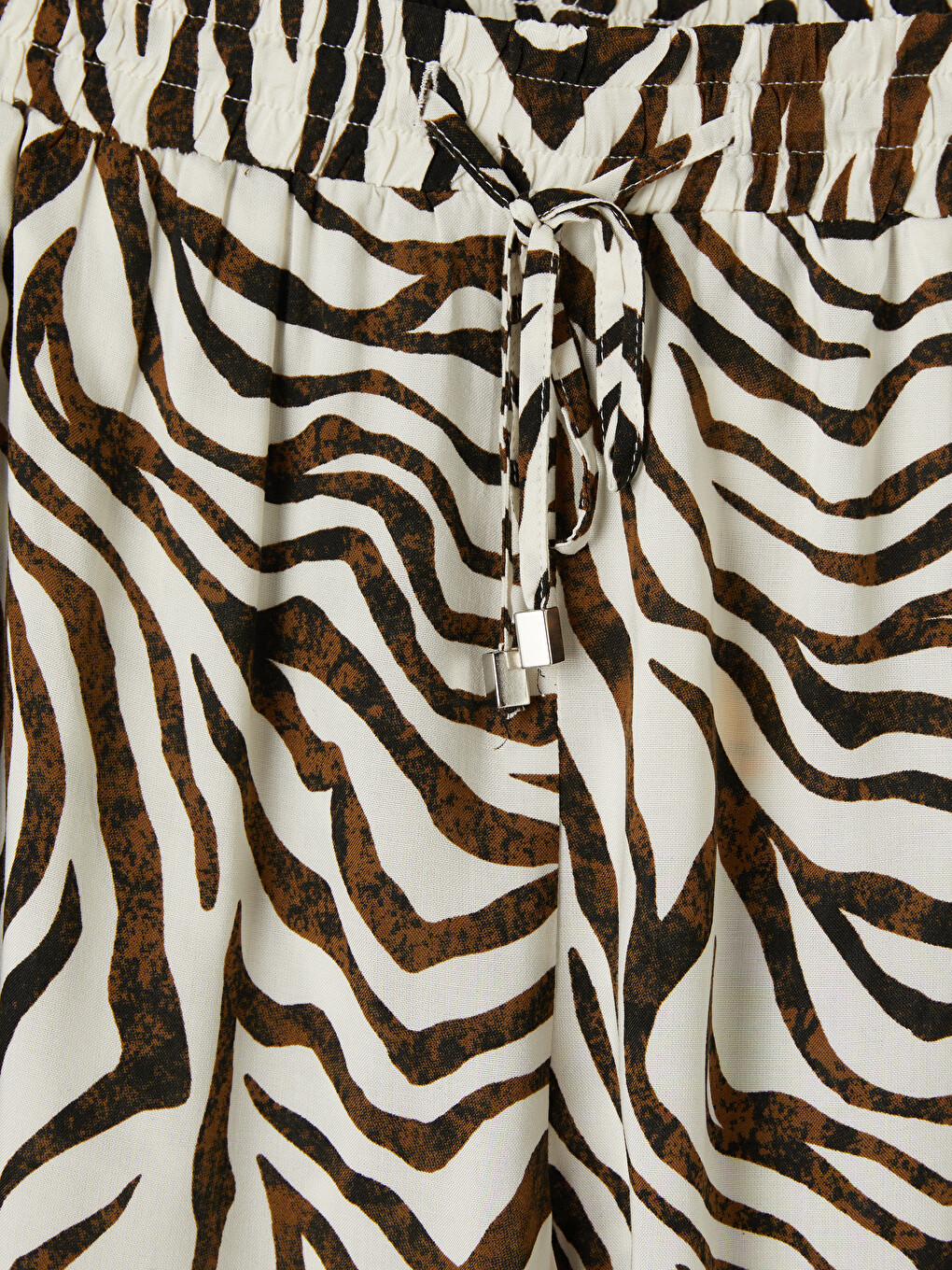 Elastic Waist Zebra Patterned Women's Shorts-2
