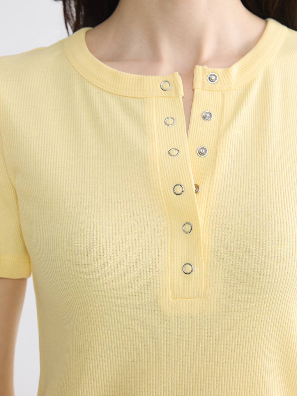 Crew Neck Buttoned Women's T-Shirt-2