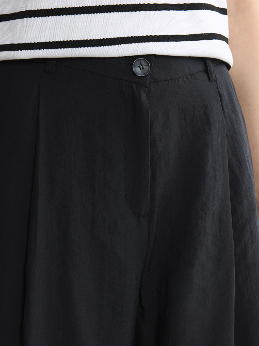 Wide Leg Pleated Women's Fabric Trousers-2