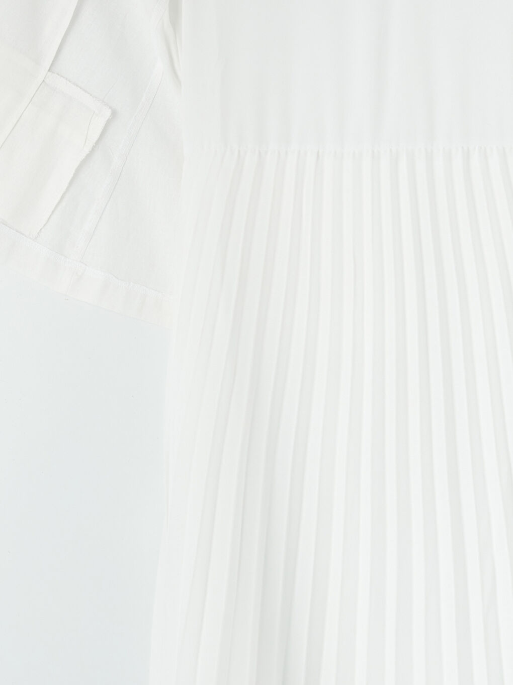 Beyaz Yelek Görünümlü Pileli Elbise-7