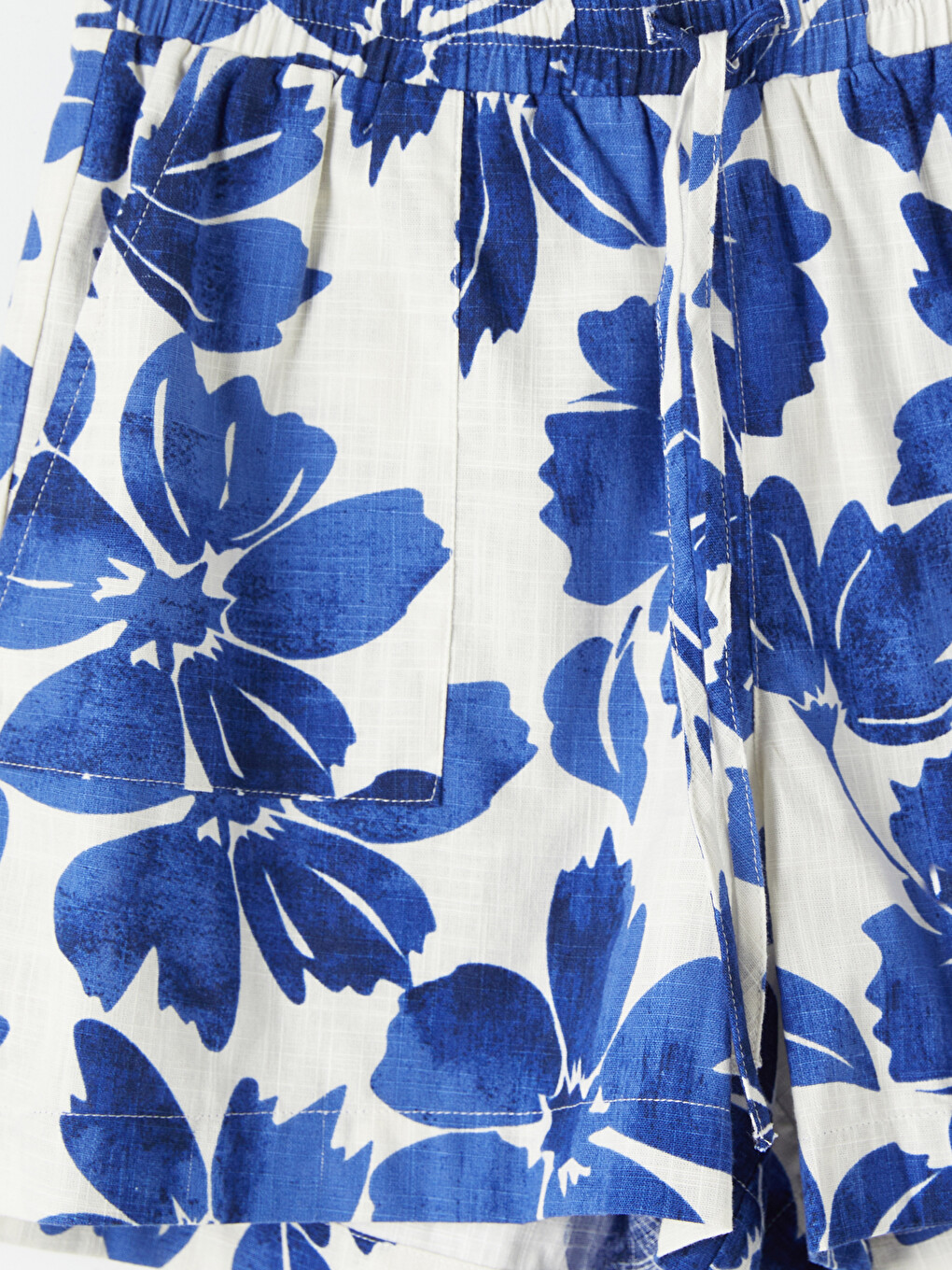 Floral Linen-look Women's Shorts-6