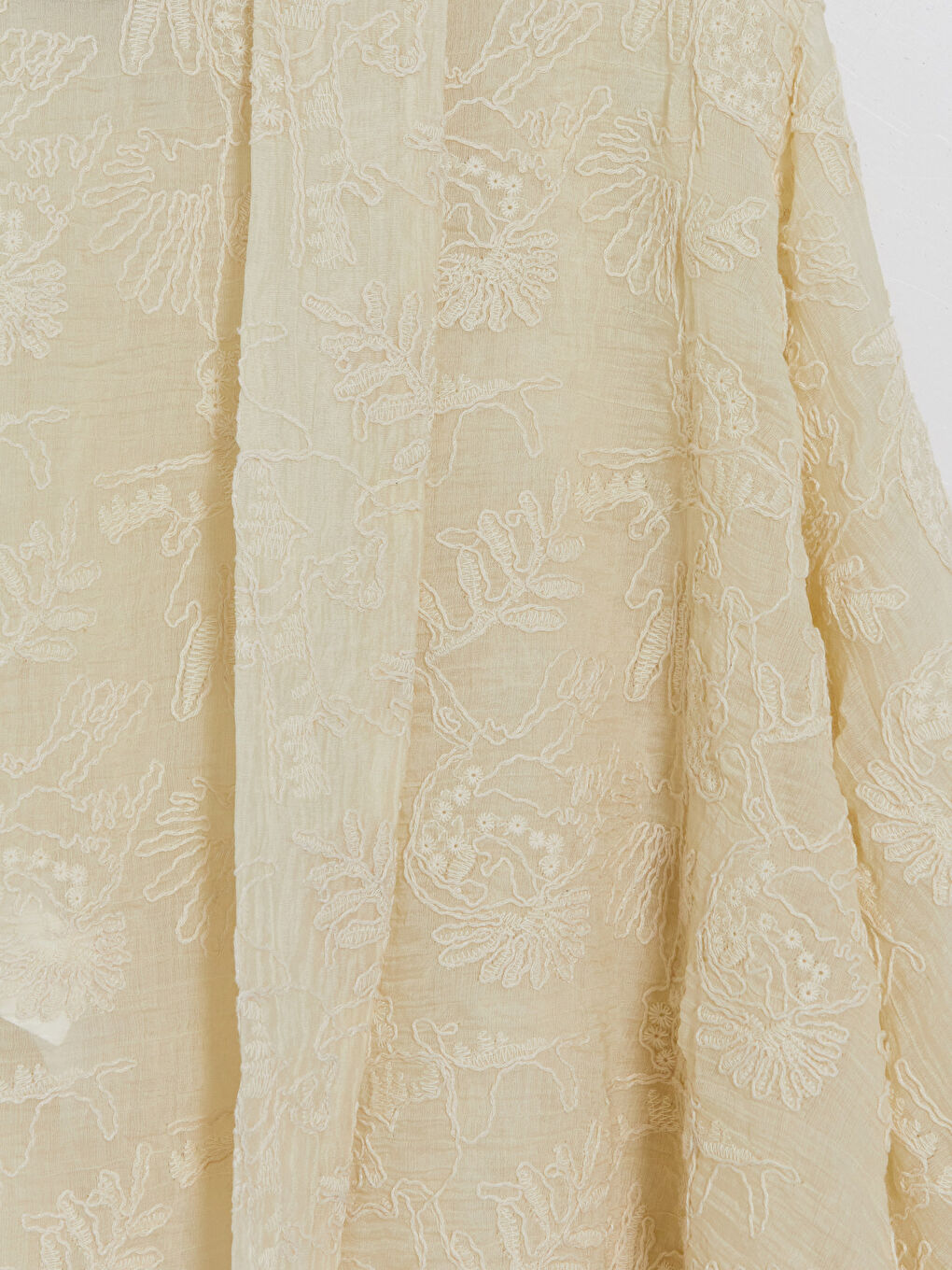 Ekru Şal Detaylı Nakışlı Yarasa Kol Brode Bluz-6