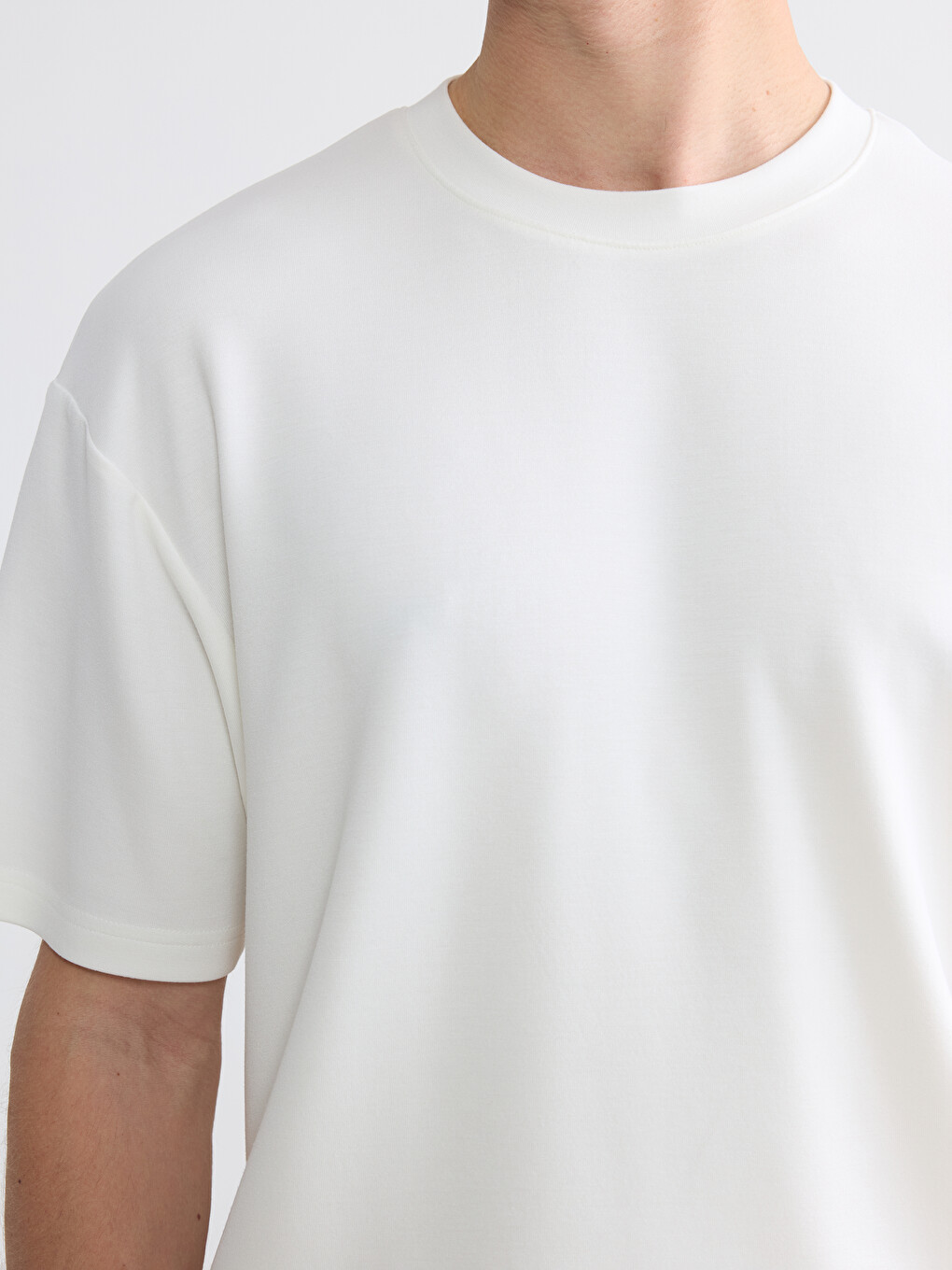 Crew Neck Relaxed Fit Men's T-Shirt-2