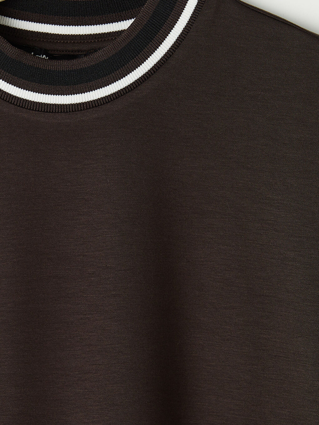 Kahverengi Bisiklet Yaka Soft Touch Kadın Tişört-2